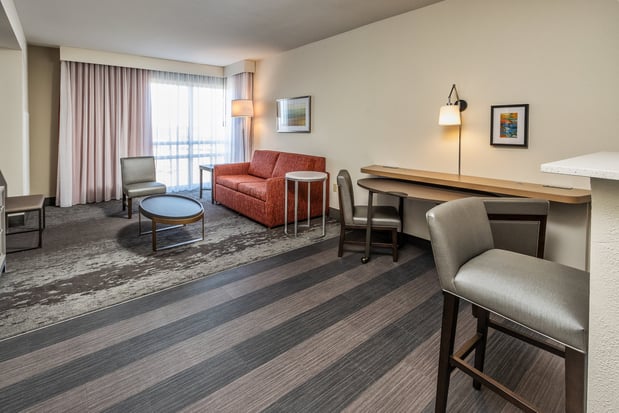 Images Holiday Inn & Suites Memphis - Wolfchase Galleria by IHG