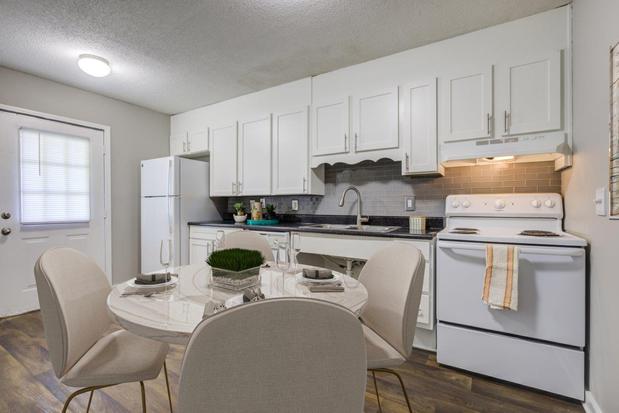 Images Waters Edge Apartment Homes
