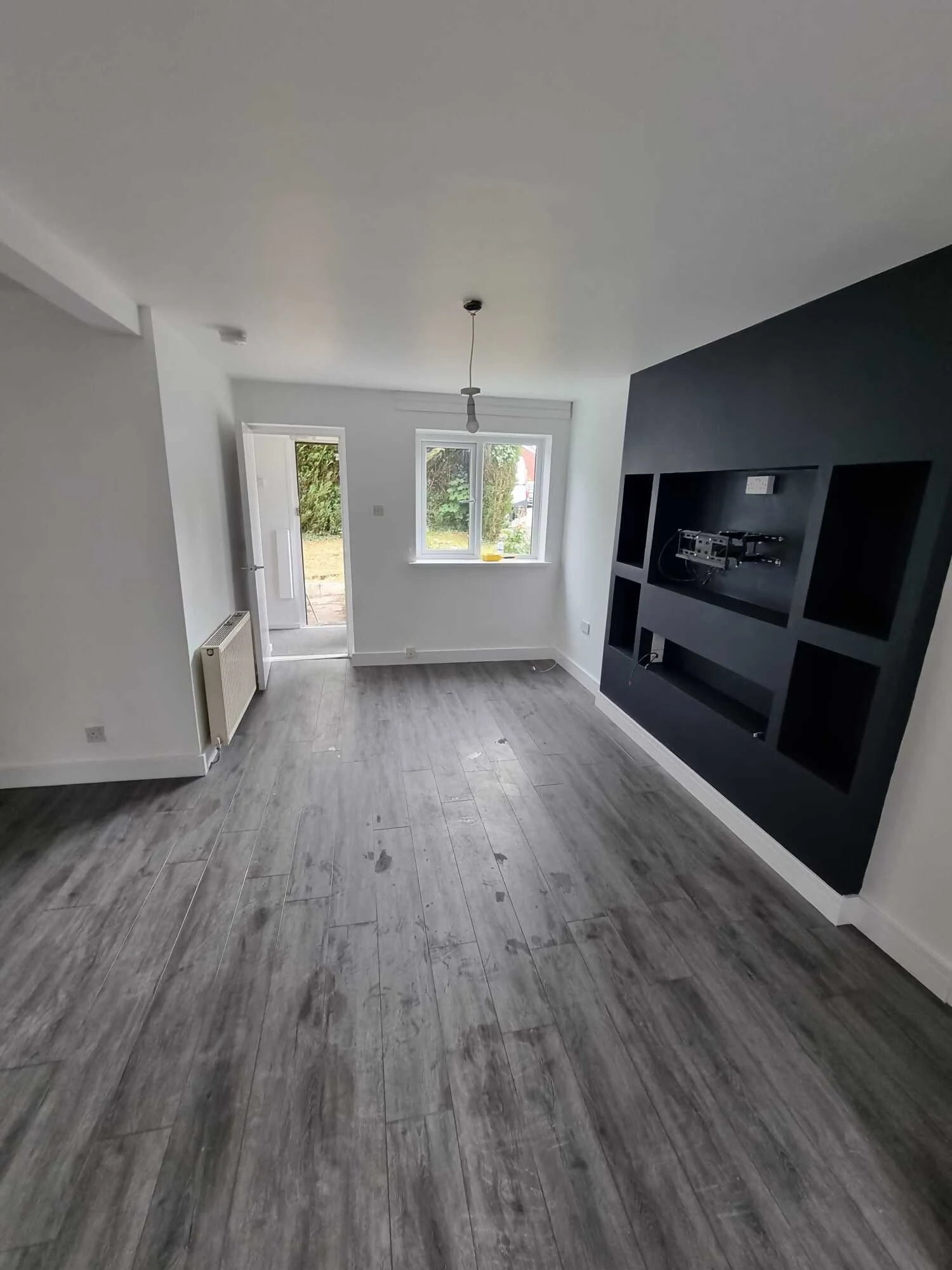 Images Ivo & Tina HK Service Ltd