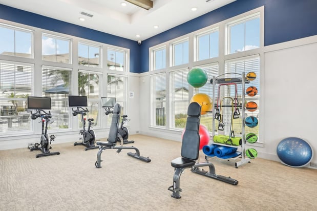 Images Story Lake Gibson | Luxury Apartment Homes