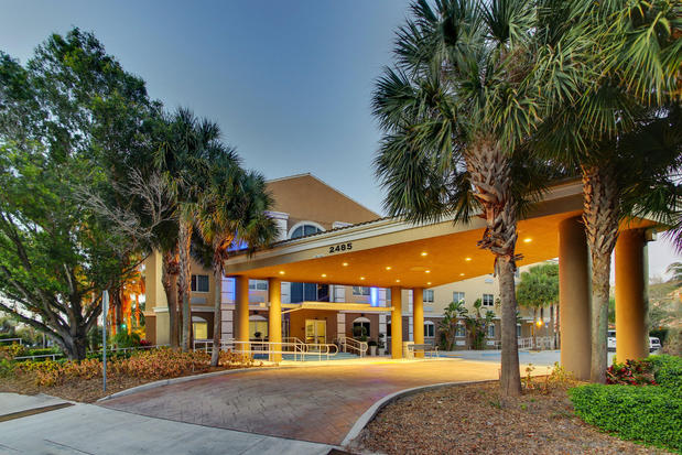 Images Holiday Inn Express West Palm Beach Metrocentre by IHG