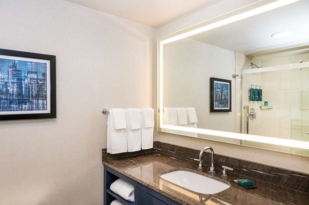Images DoubleTree by Hilton Hotel Newark Airport