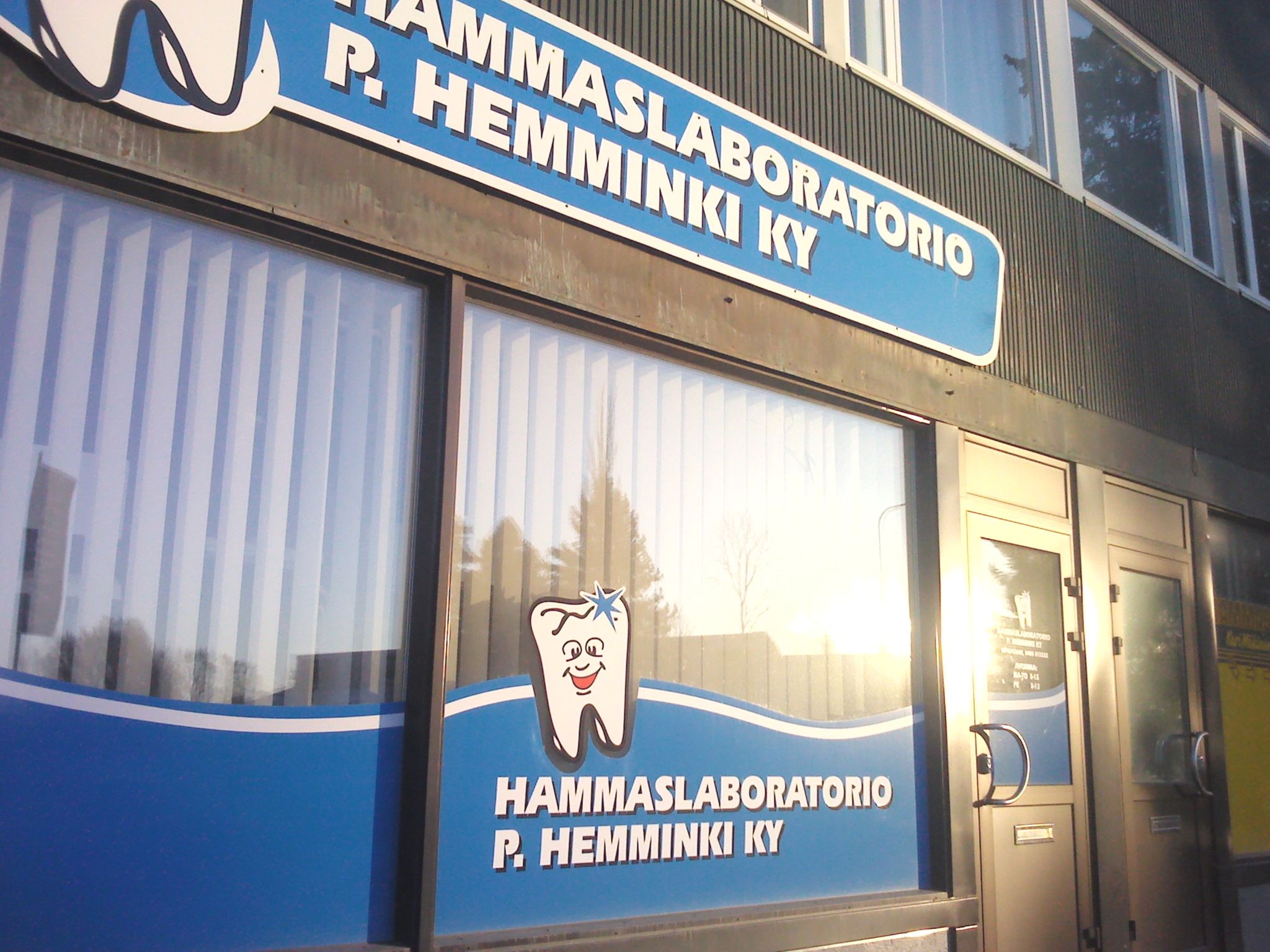 Images Hammaslaboratorio P. Hemminki ky