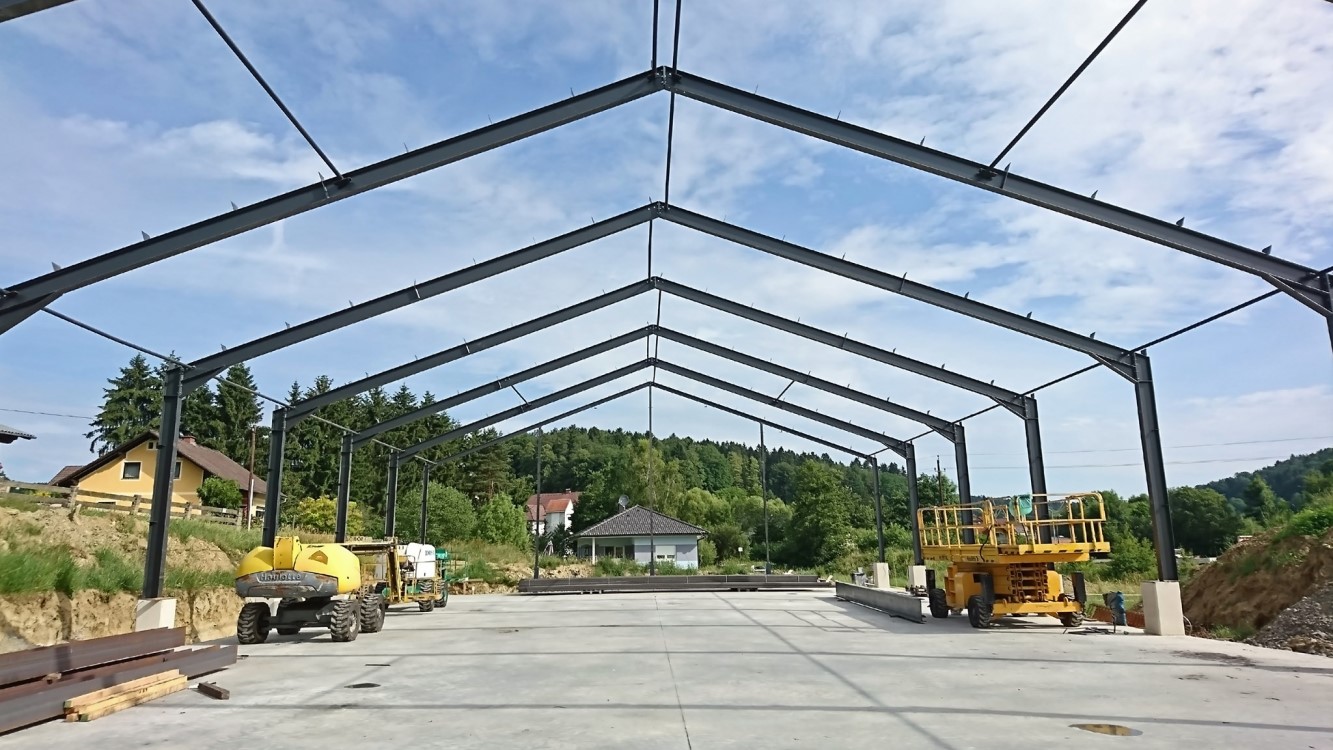 Bmstr. Ing. Alexander  Hötzl, Liebensdorf 312 a in Empersdorf