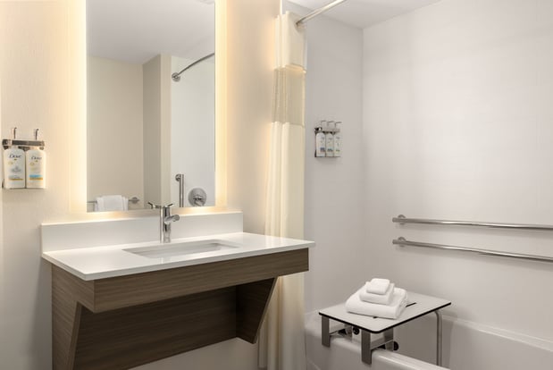 Images Holiday Inn Express Fayetteville - Fort Bragg by IHG