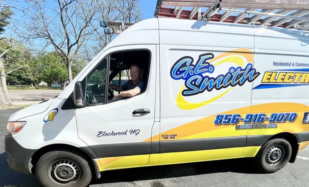 Images G.E. Smith Electric Inc.