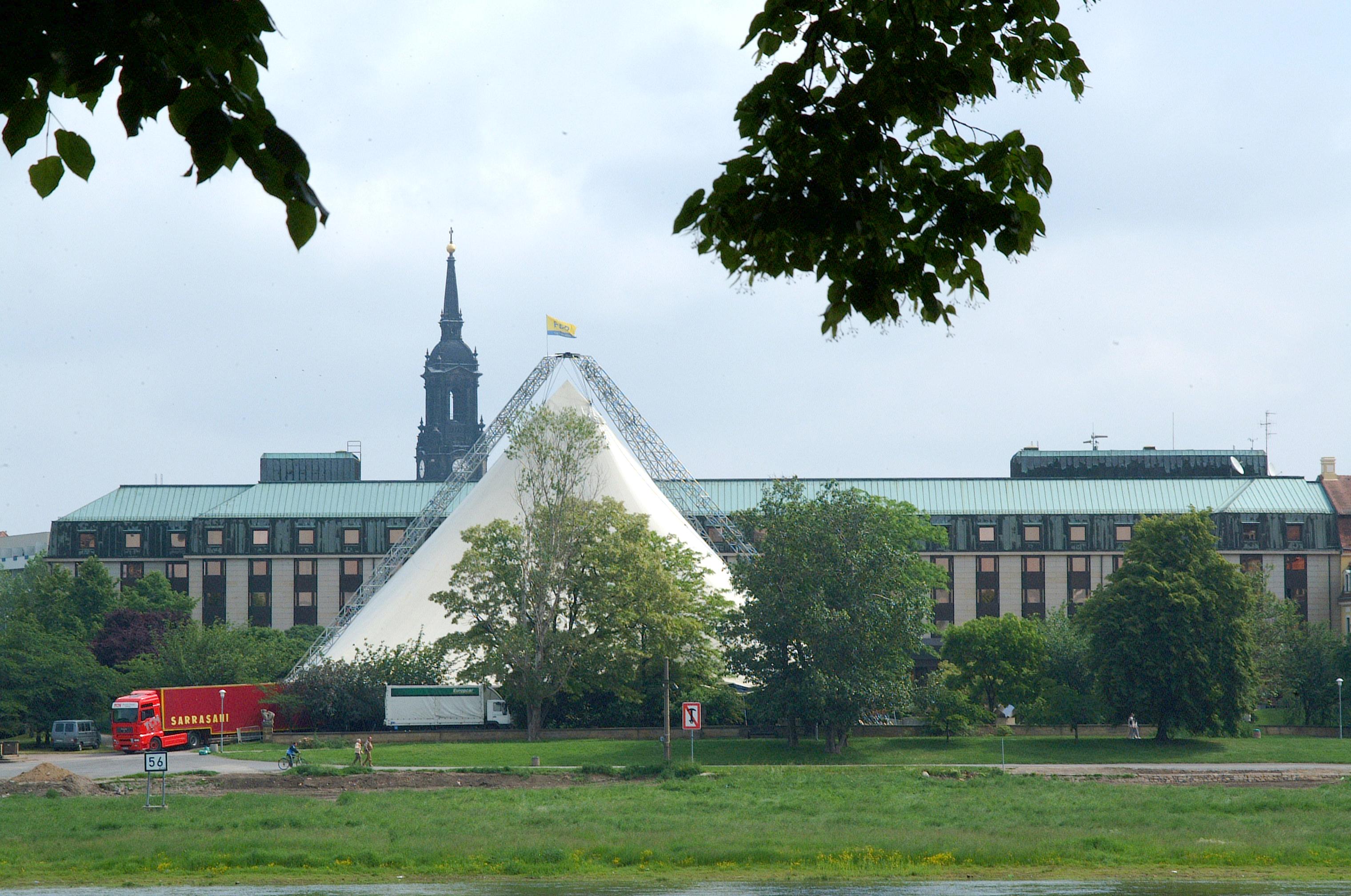 Kundenbild groß 18 SARRASANI Trocadero