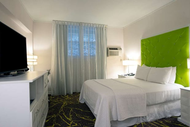 Images The Roslyn, Tapestry Collection by Hilton