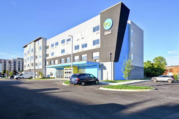 Images Tru by Hilton Louisville  Airport