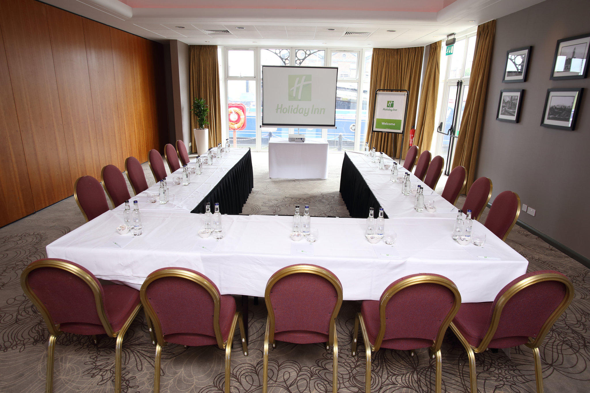 Images Holiday Inn Ellesmere Port - Cheshire Oaks, an IHG Hotel