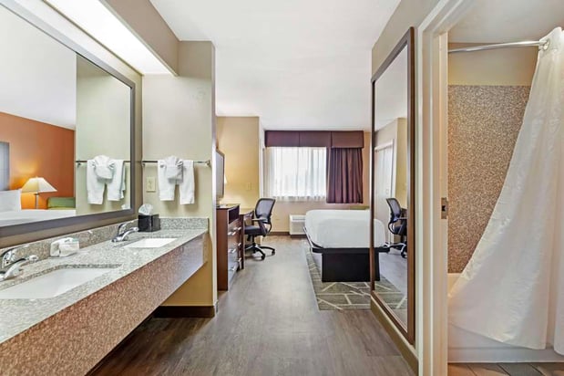 Images Best Western Inn & Suites