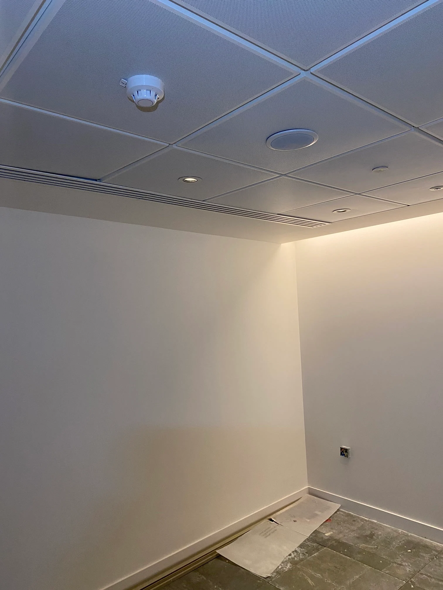 Images Vic's Decorators Ltd