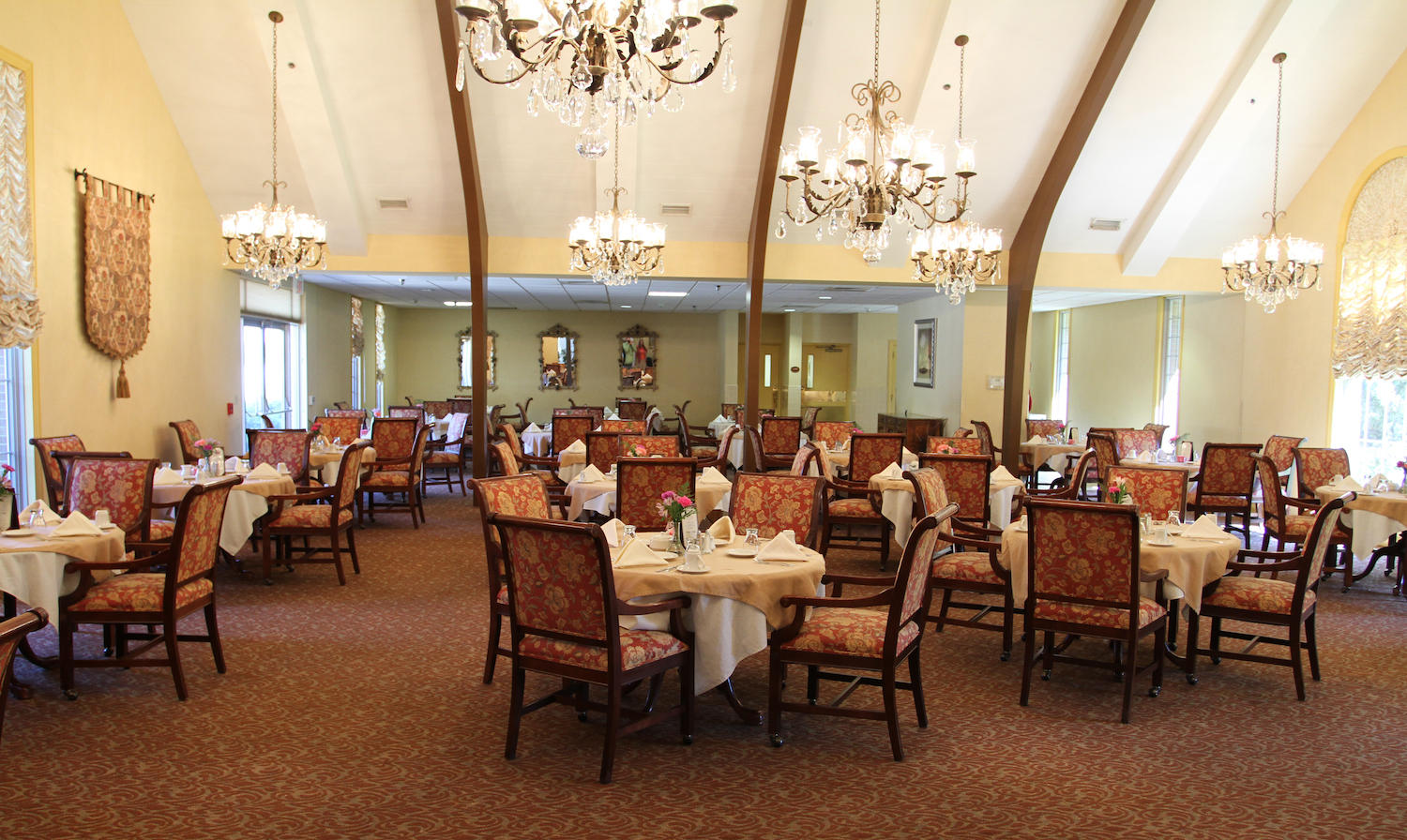 Franciscan Manor dining room