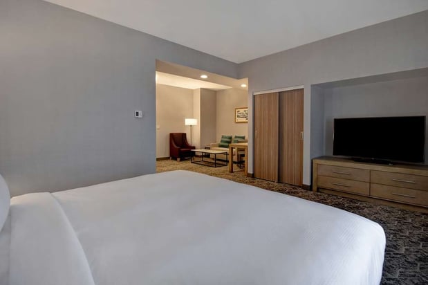 Images DoubleTree by Hilton St. Louis Airport