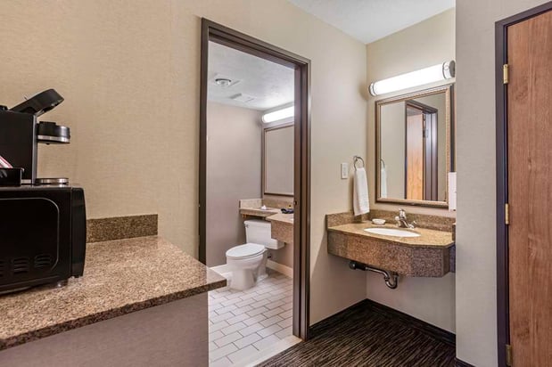 Images Best Western Plus Landmark Inn