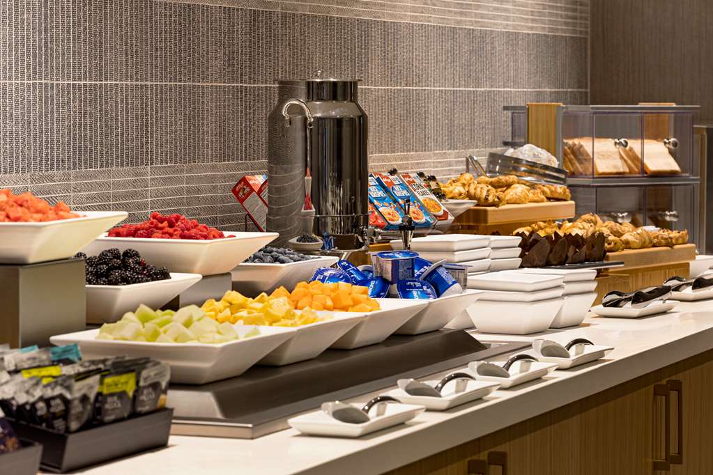 Images DoubleTree by Hilton Pointe Claire Montreal Airport West