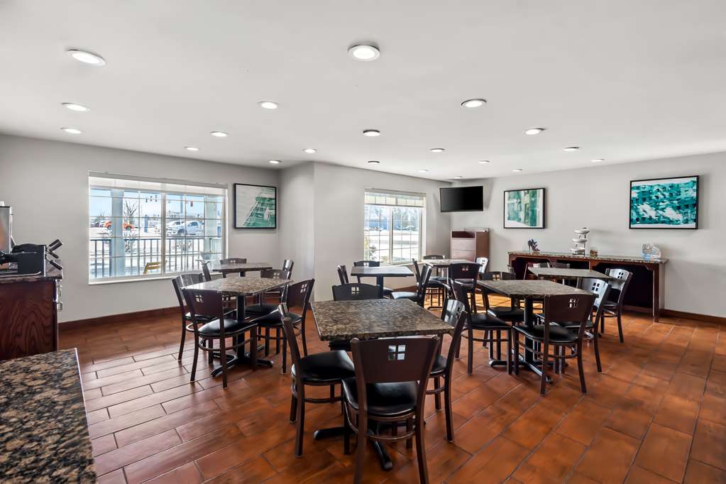 BW FortWayne IN BreakfastArea