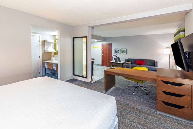 Images Hampton Inn & Suites Tulsa-Woodland Hills 71st-Memorial