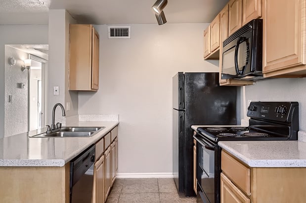 Images Rise Trailside