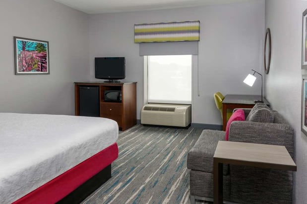 Images Hampton Inn and Suites-Winston-Salem/University Area NC