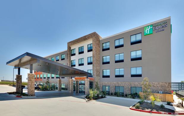 Images Holiday Inn Express & Suites Fort Worth North - Northlake, an IHG Hotel