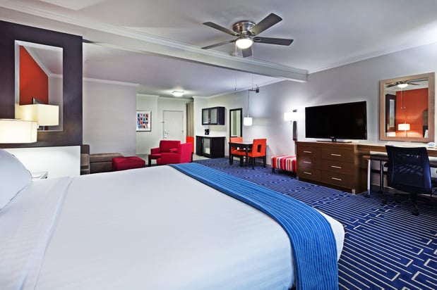 Images Holiday Inn Express & Suites Houston East by IHG