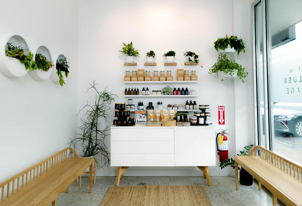 Images Utopia Foot & Shoulder Massage Grant Park