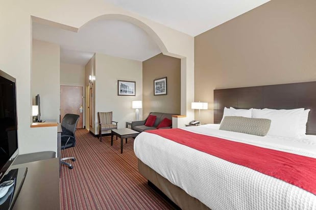 Images Best Western Plus Bradbury Inn & Suites