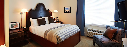 The Boathouse Waterfront Hotel Image