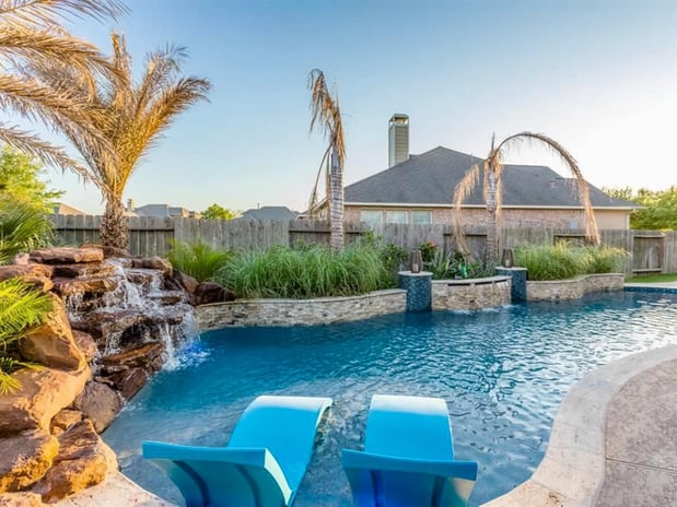 Images Landmark Custom Pools
