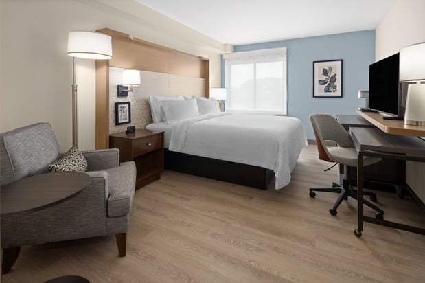 Images Holiday Inn & Suites Richmond - West End by IHG