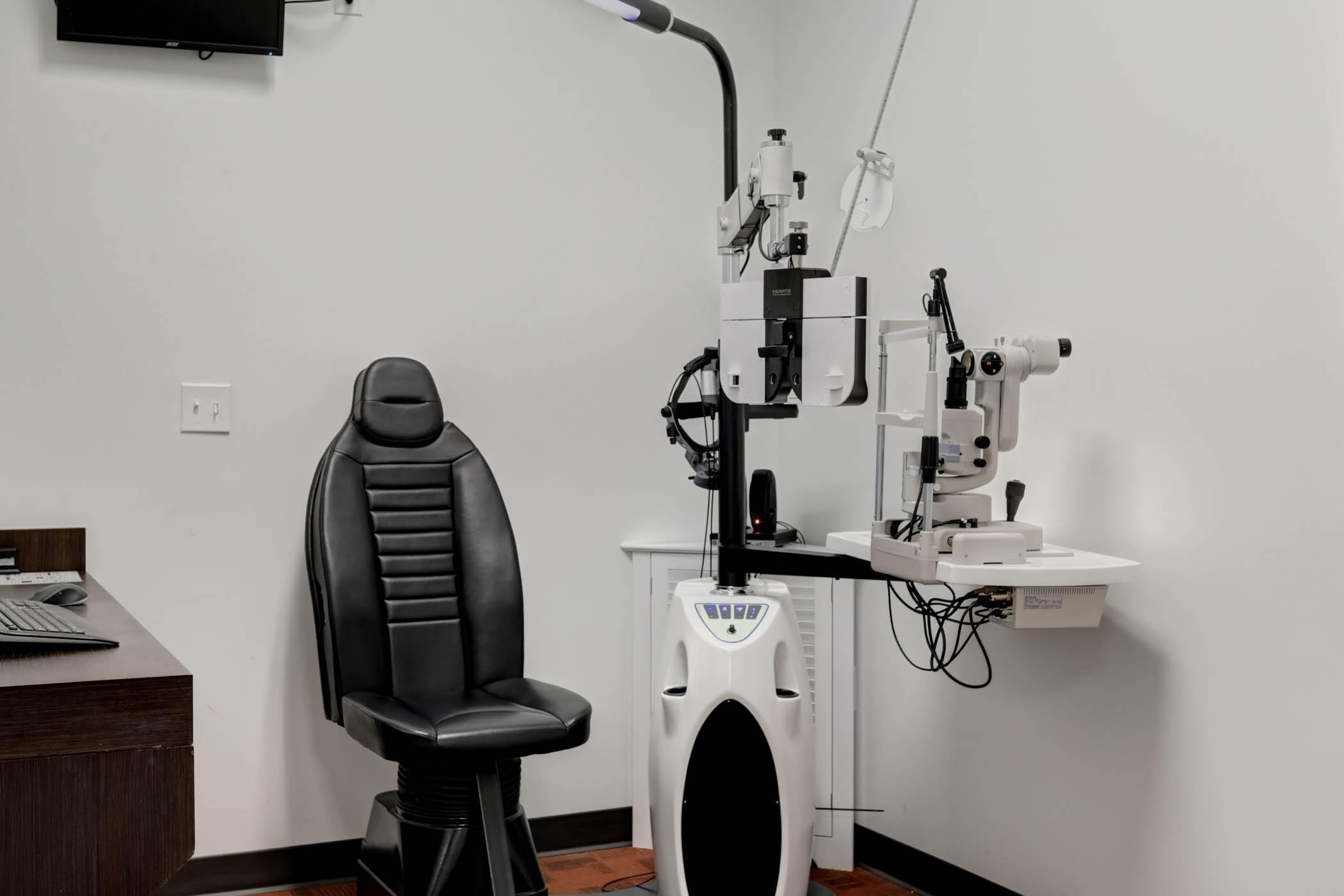 Eye Exam Equipment at Stanton Optical store in Portland, OR 97223