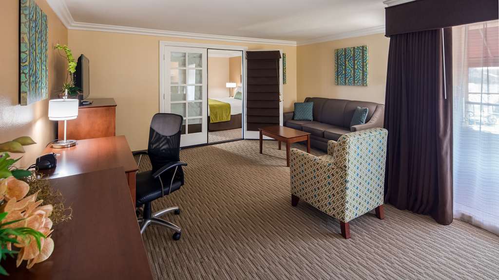 Guest Room Best Western Harbour Inn & Suites Sunset Beach (562)592-4770