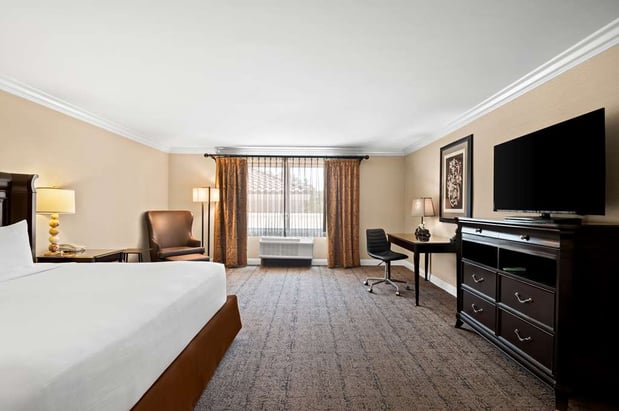 Images Best Western Ontario Mills Mall