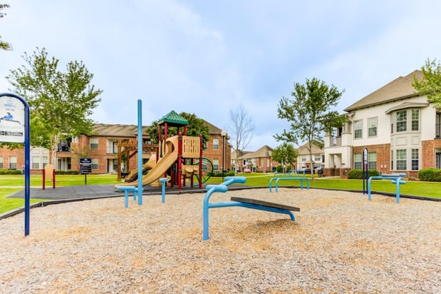 Images Chateau Mirage Apartment Homes