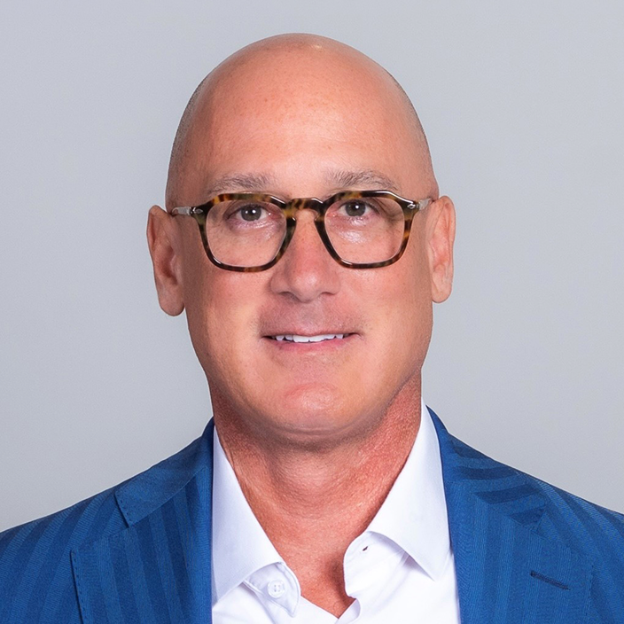 Daniel McCartney headshot.