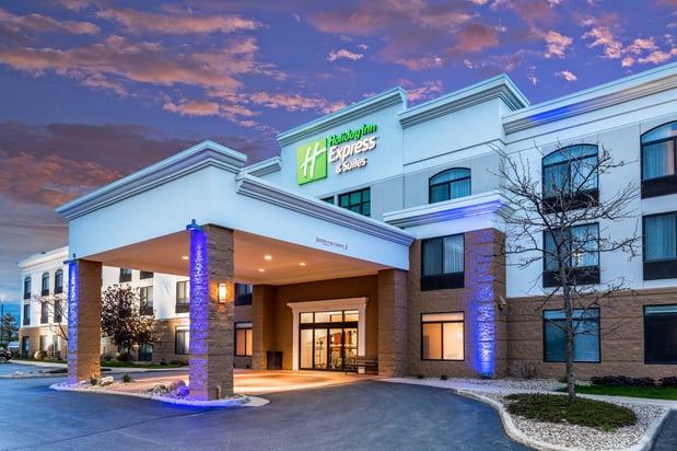 Images Holiday Inn Express & Suites Cedar Falls - Waterloo by IHG