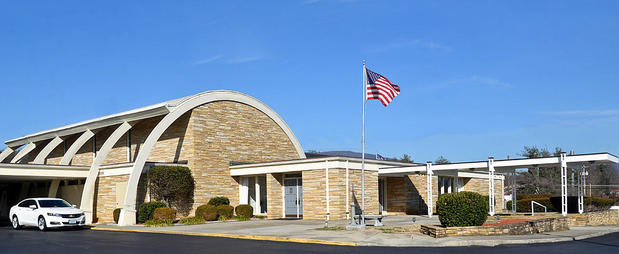 Images Lotz Funeral Home - Salem