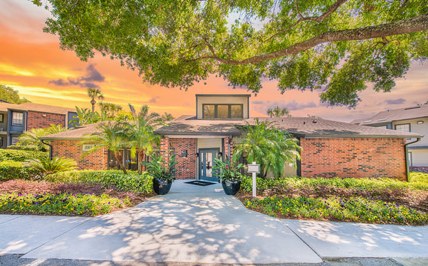 Images MAA Tiffany Oaks