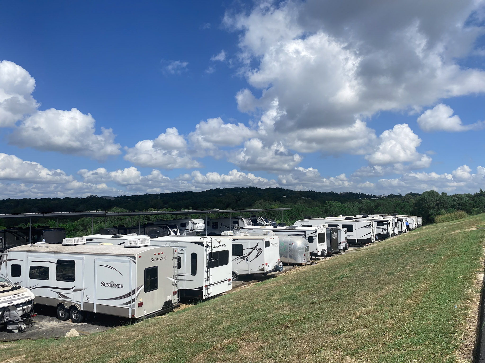 Bulverde Boat and RV Storage Uncovered and Covered Parking