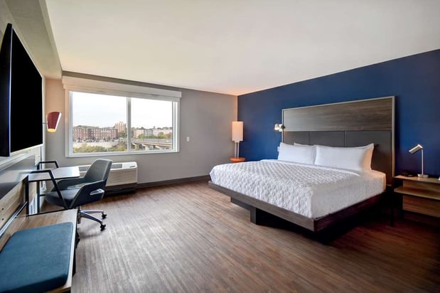 Images Tru by Hilton Manchester Downtown