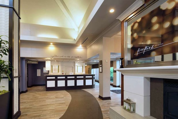 Images Hilton Garden Inn Auburn Riverwatch