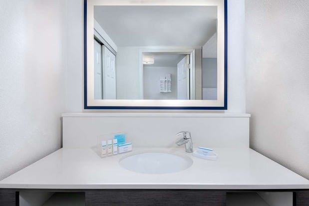Images Hampton Inn & Suites Kansas City-Country Club Plaza