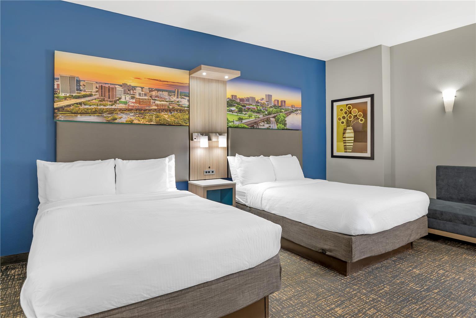 2 Queen Beds + Full Kitchen