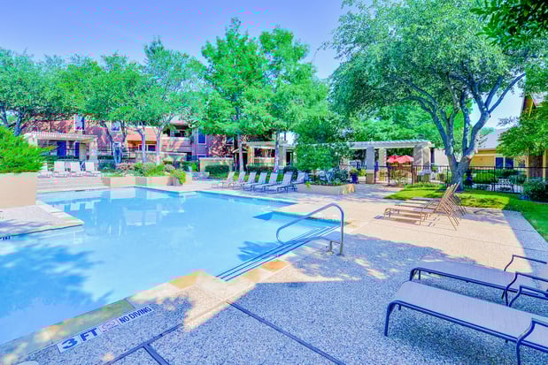 Images Winsted at Valley Ranch Apartments