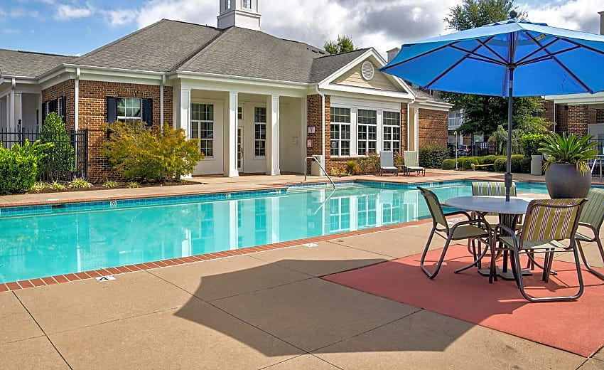 Swimming Pool & Leasing Office Centerville Manor Apartments Virginia Beach (757)366-0303