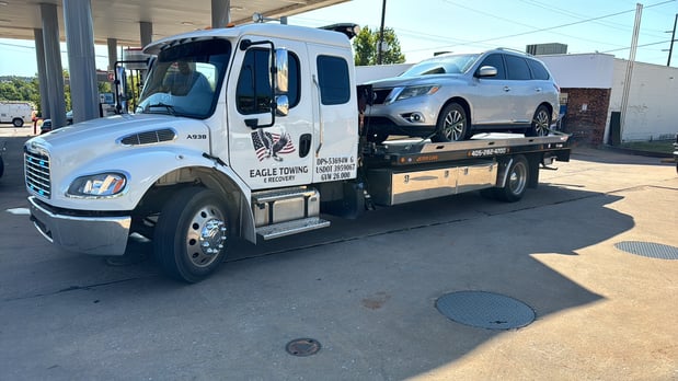 Images Eagle Towing & Recovery