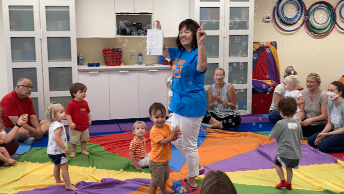 Bring your child into the fun with colorful parachute play that combines movement, music, and cooperation. These activities for children in Chandler encourage participation and give families a joyful way to connect with others.