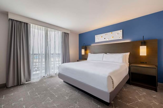 Images Embassy Suites by Hilton Tulsa I-44