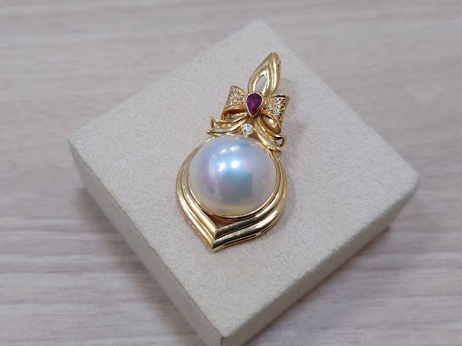 Images KOMEHYO（コメ兵）買取センター宮崎山形屋